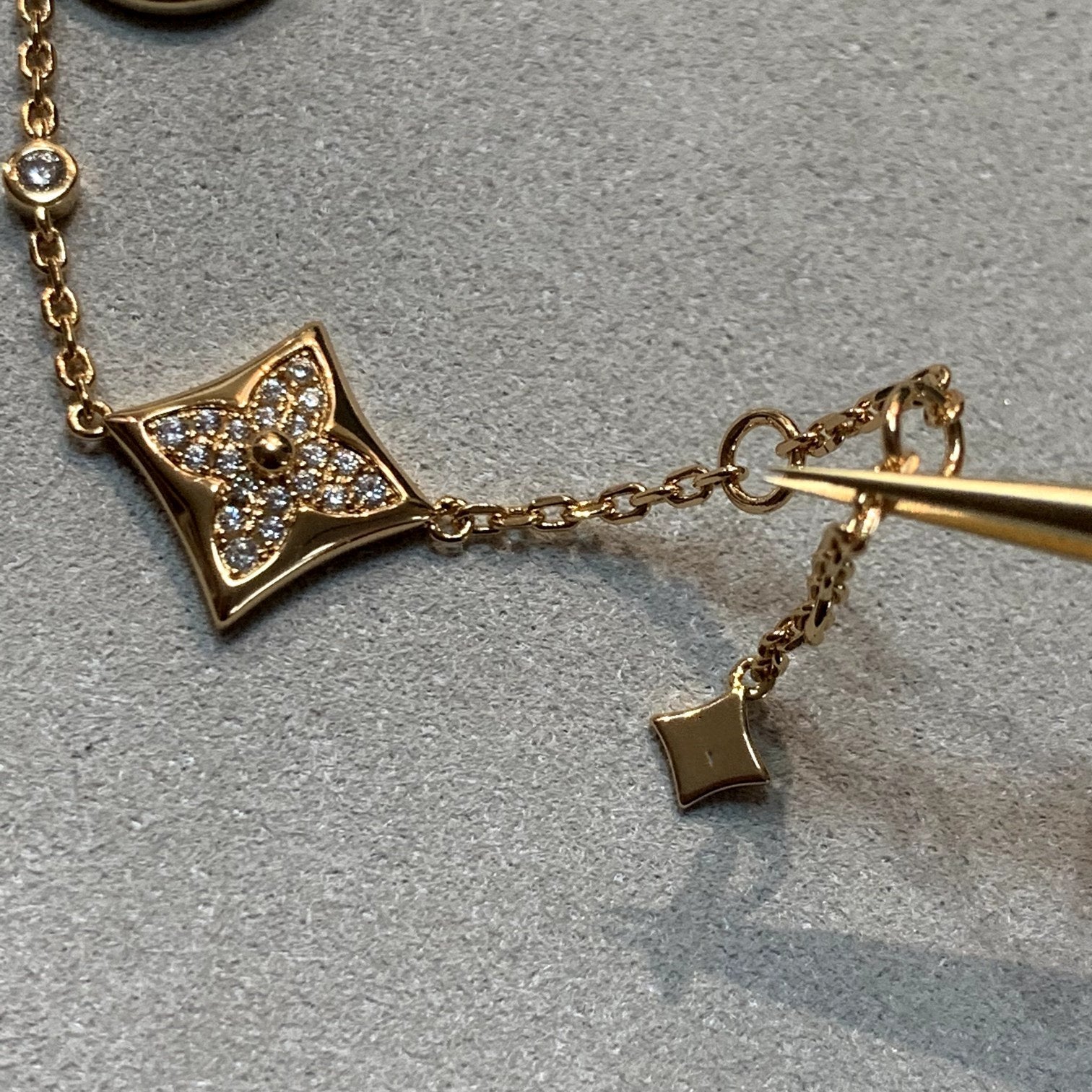LOUIS VUITTON STAR AND SUN 4 MOTIFS GOLD DIAMONDS BRACELET