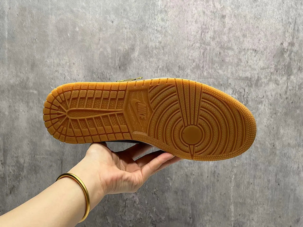 limited Air Jordan 1 High Black Gold - Hình 3