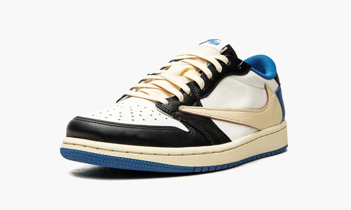 Jordan 1 Low Travis Scott
