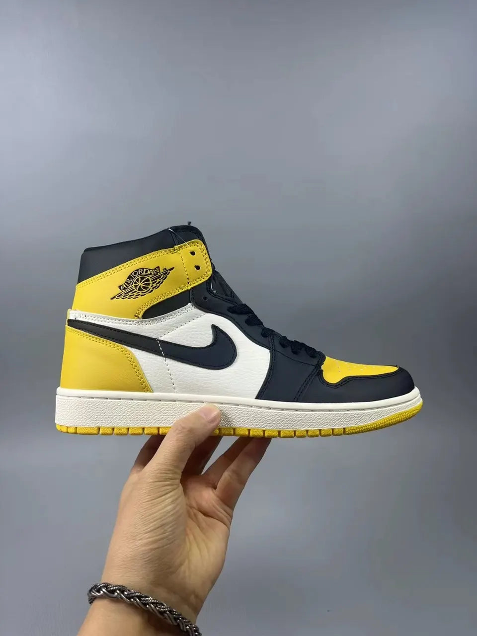 Air Jordan 1 Retro High Taxi Yellow - Hình 6