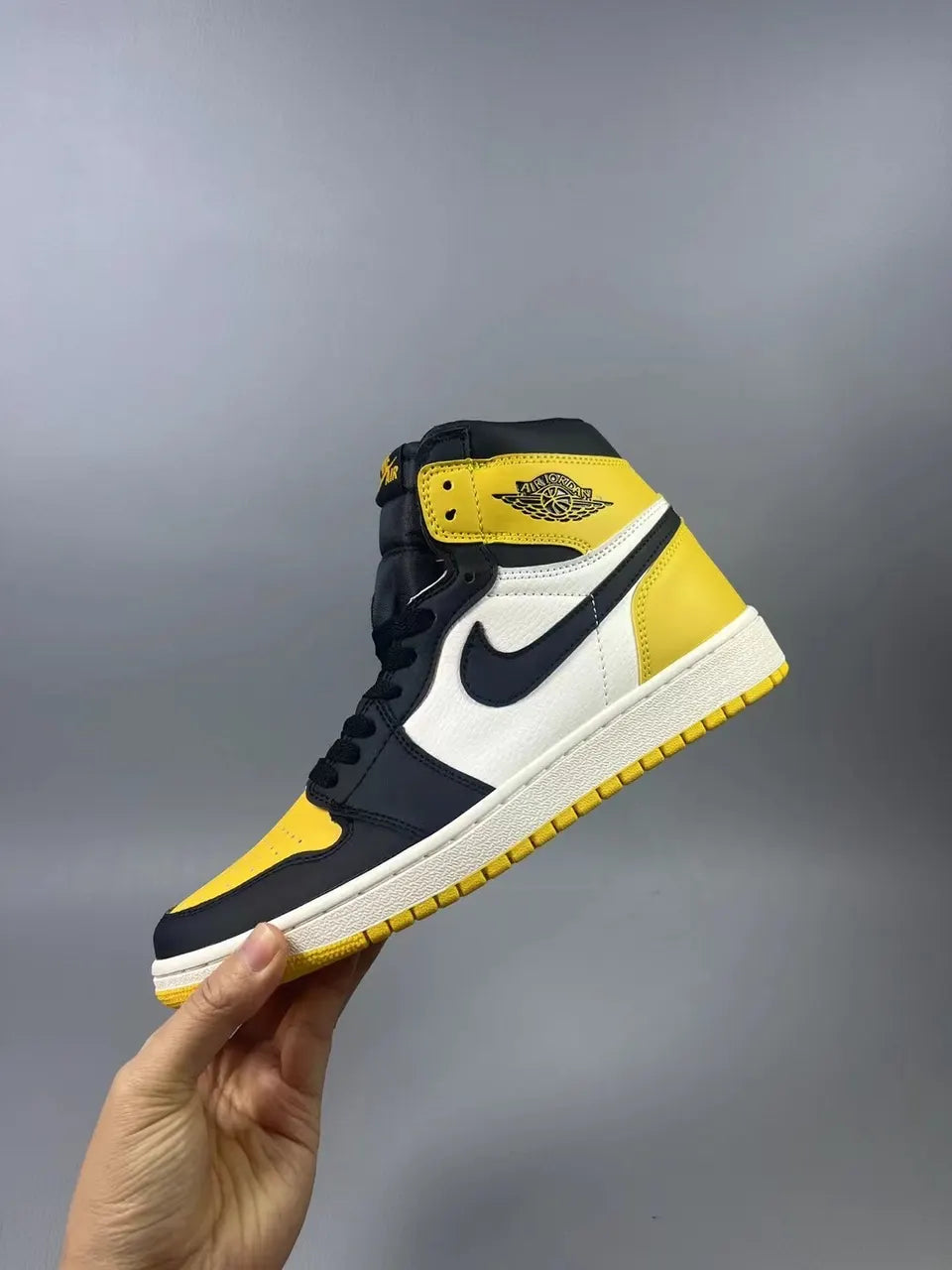Air Jordan 1 Retro High Taxi Yellow - Hình 5