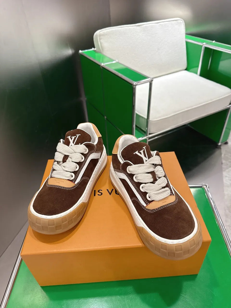 designer Louis Vuitton Brown Suede Low Top Sneakers - Hình 2