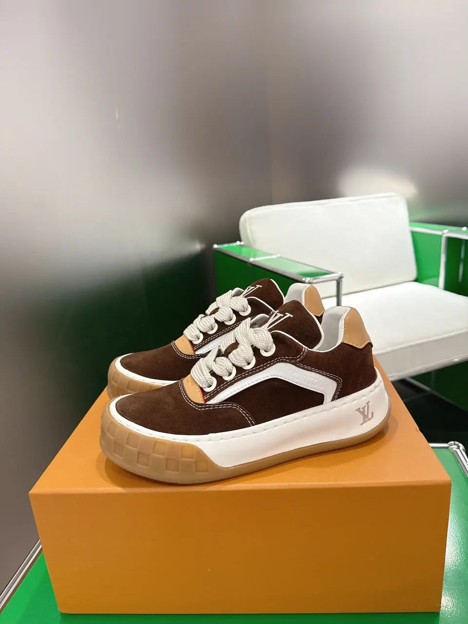 designer Louis Vuitton Brown Suede Low Top Sneakers - Hình 4