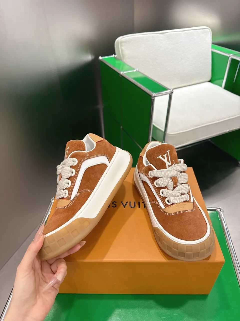 Louis Vuitton Brown Suede Skate - Hình 3