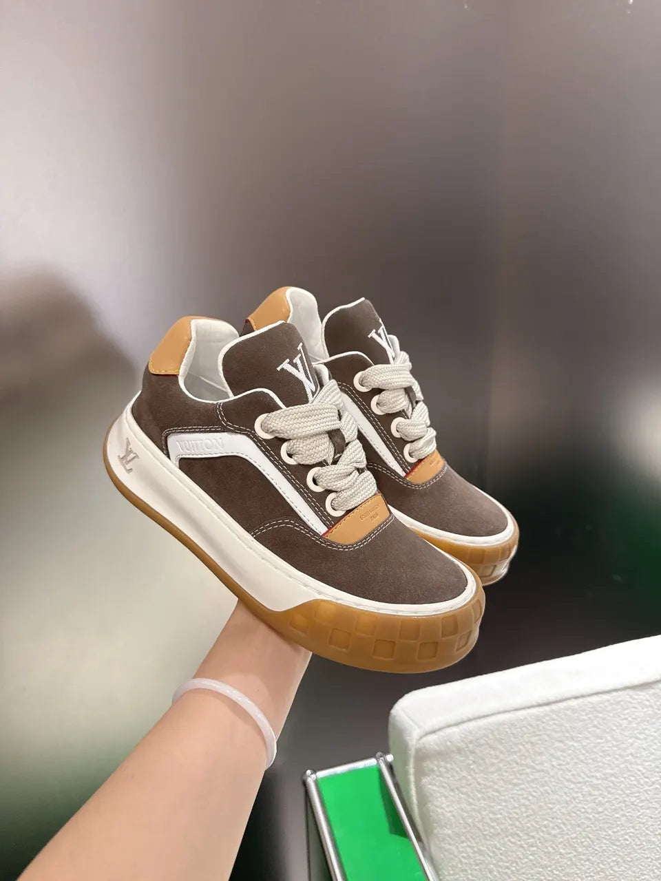 LV Brown Suede Sneaker - Hình 4