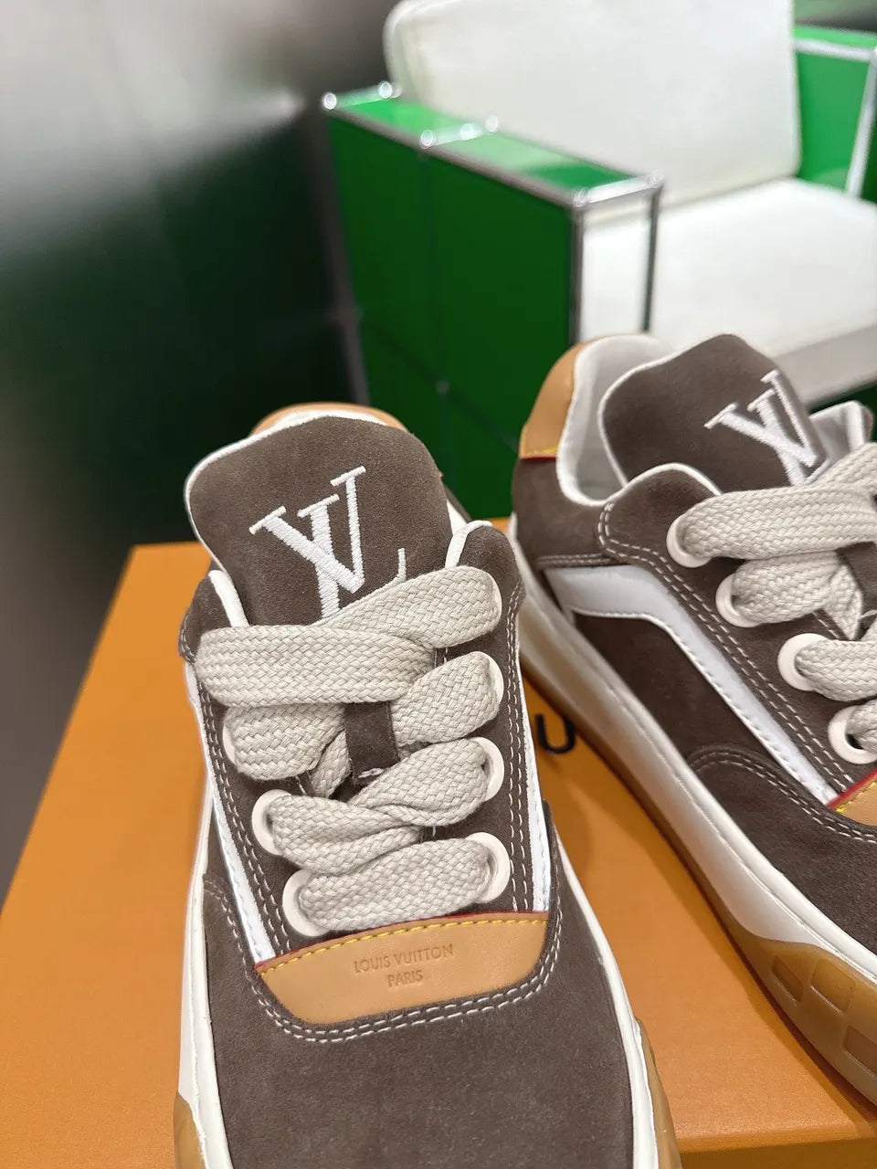 LV Brown Suede Sneaker - Hình 5