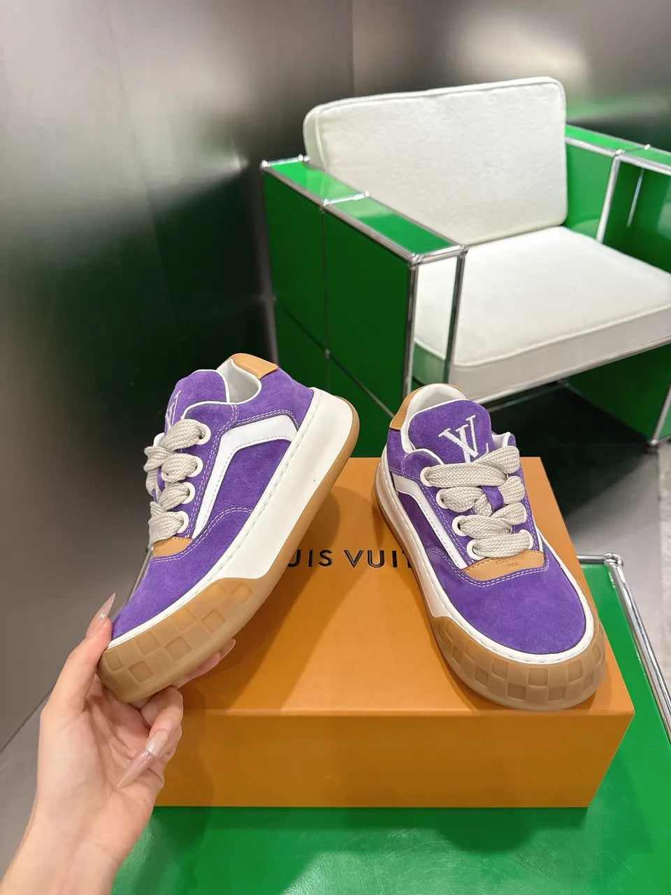 Louis Vuitton Purple Suede Trainer - Hình 2