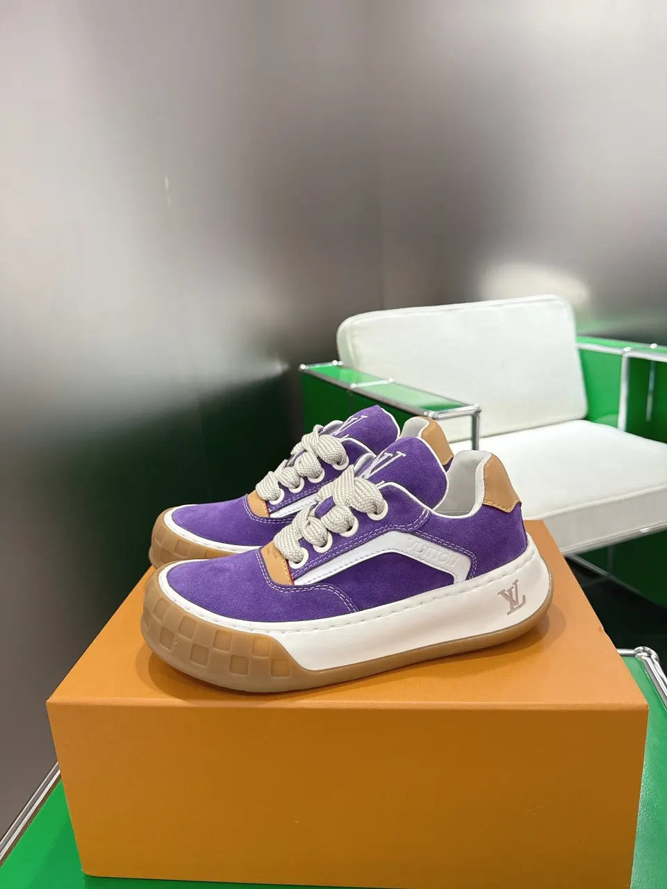 Louis Vuitton Purple Suede Trainer - Hình 3