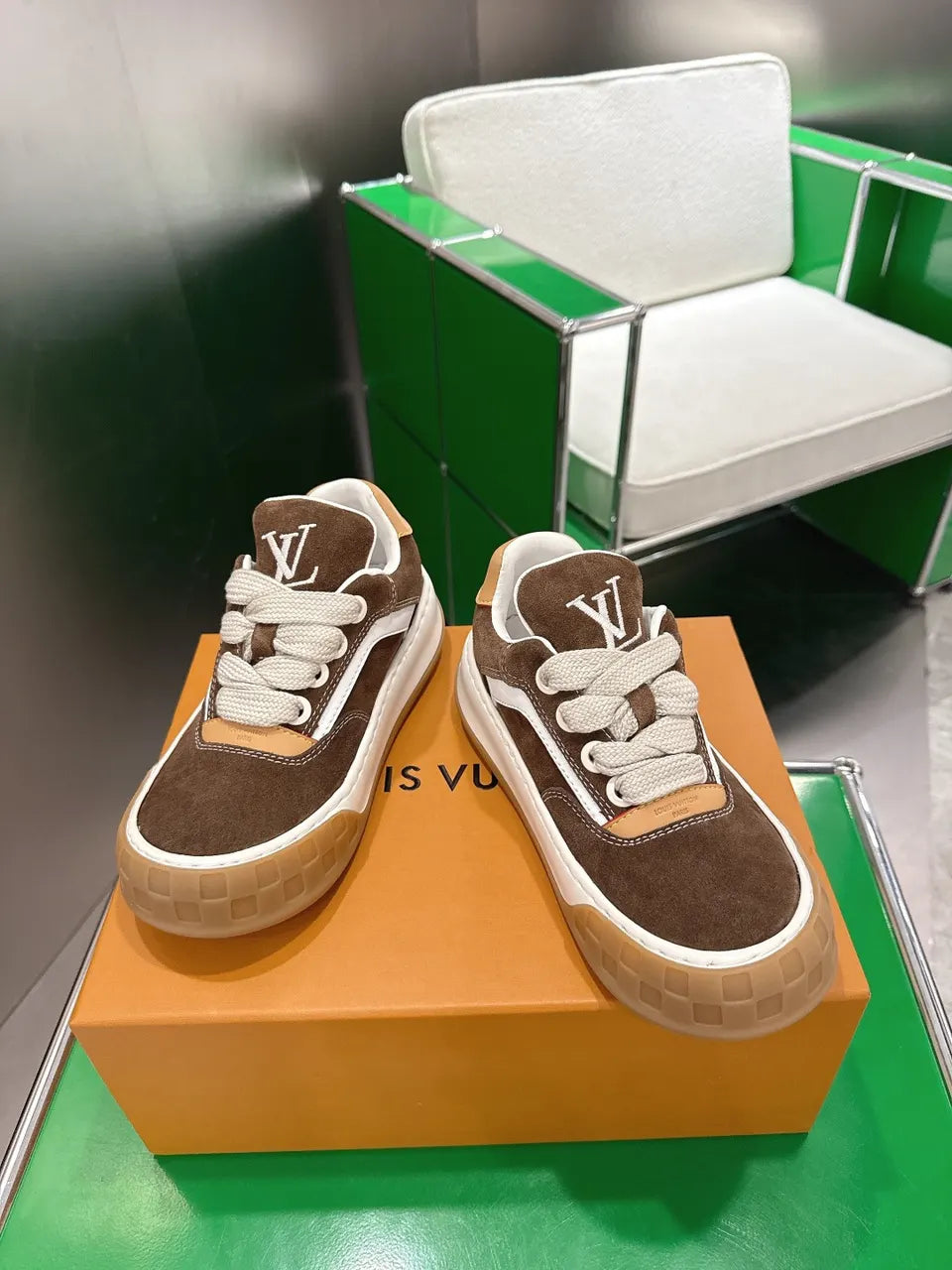 Brown Suede Casual Sneakers - Hình 2