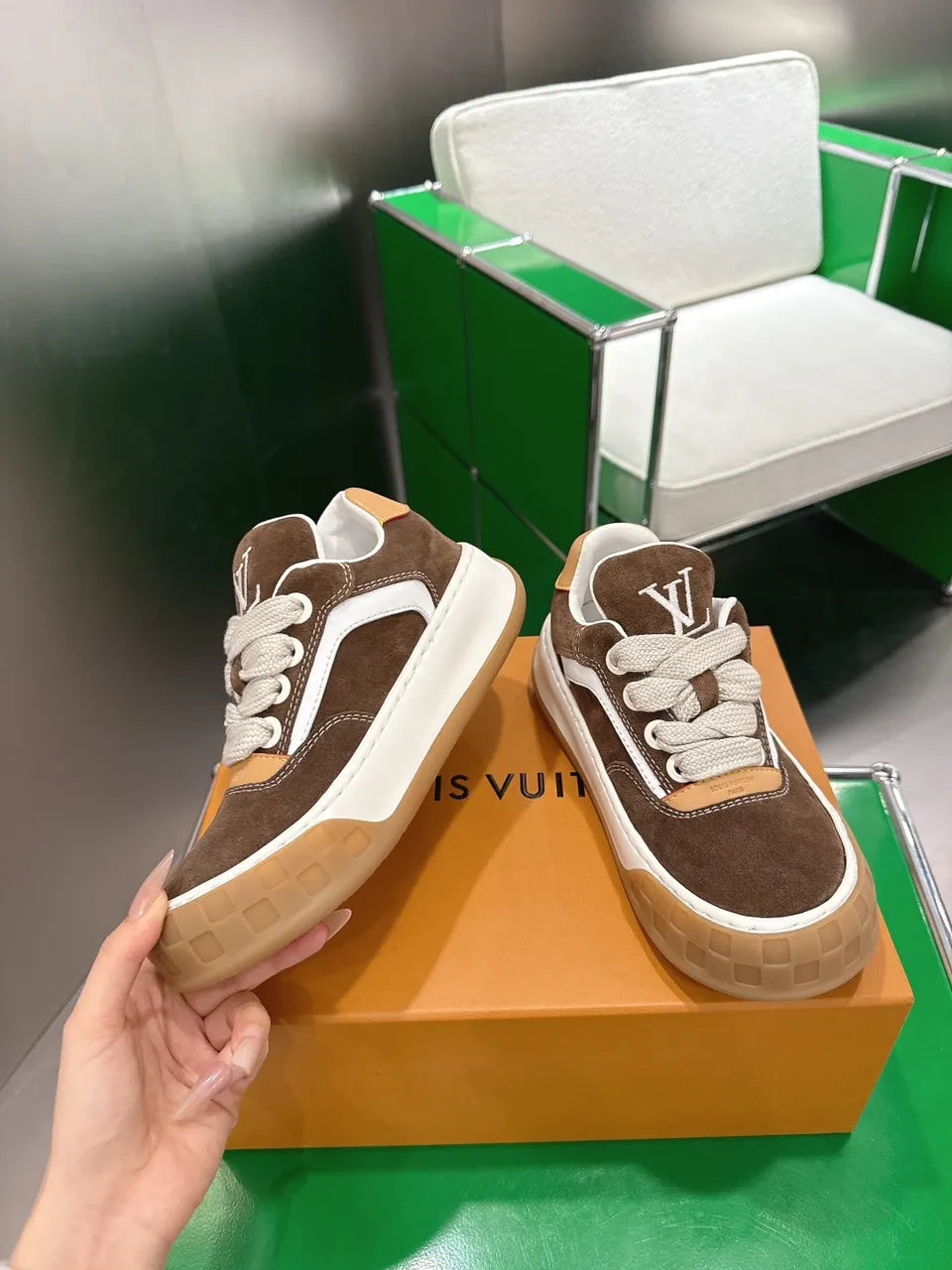 Brown Suede Casual Sneakers - Hình 3