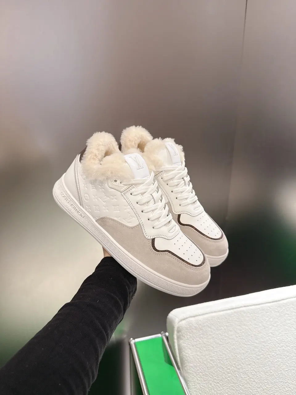 LV White Leather Fur Sneaker - Hình 4