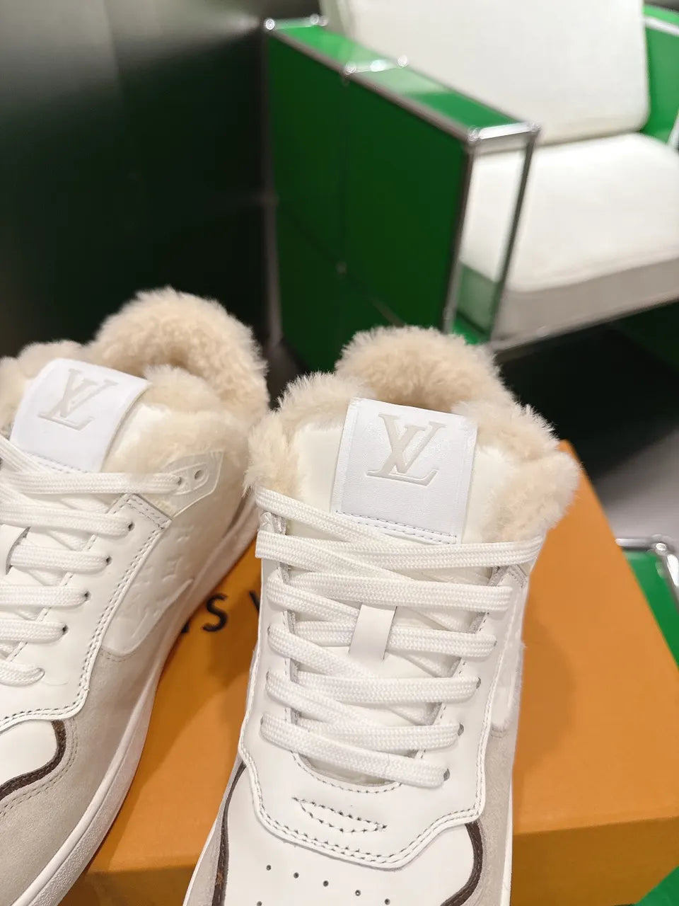 LV White Leather Fur Sneaker - Hình 6