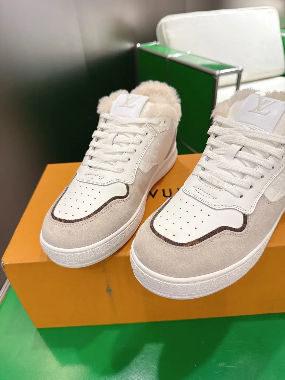 LV White Leather Fur Sneaker - Hình 7