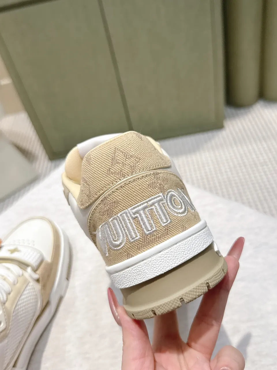 LV Trainer Beige Monogram - Hình 5