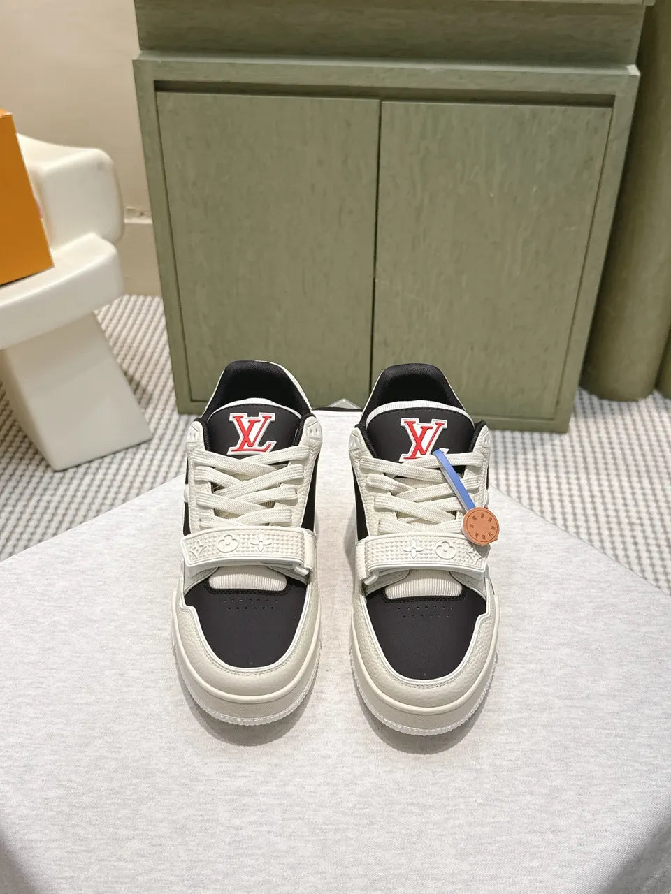 LV Black White Leather Trainer