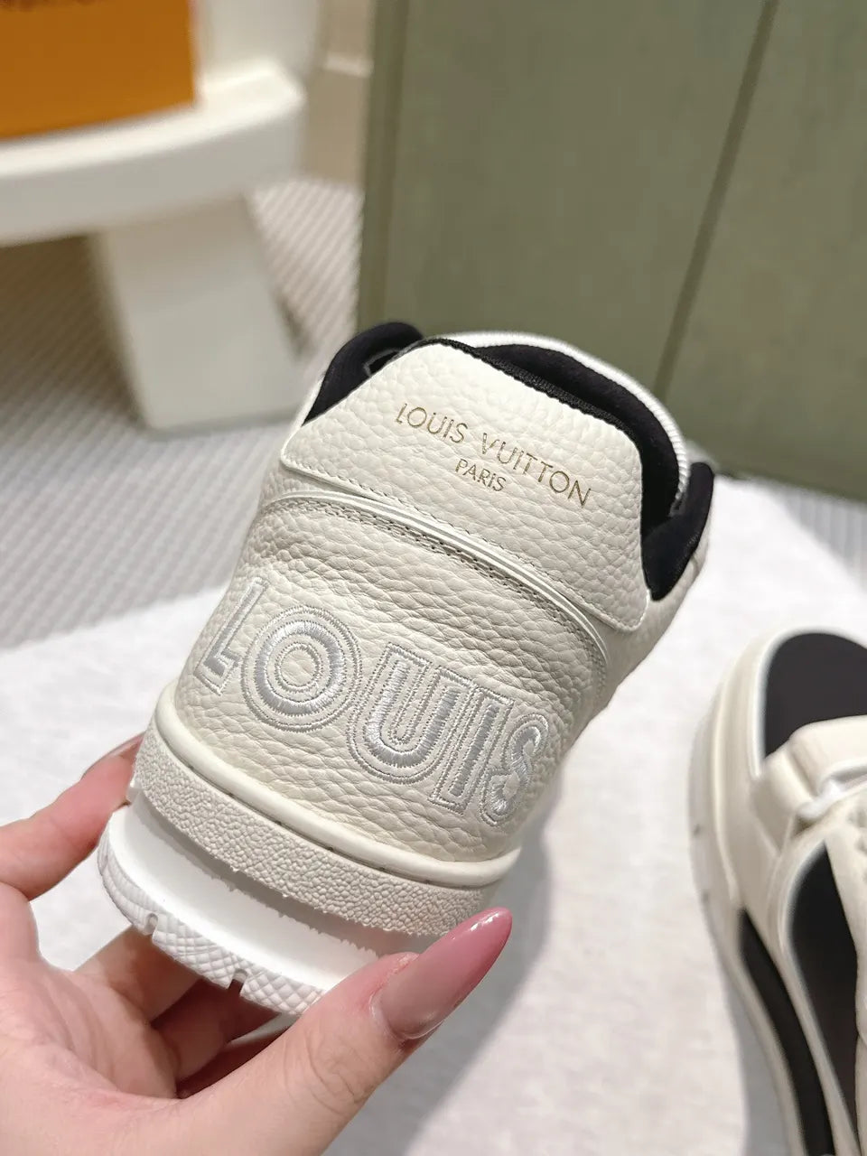 LV Black White Leather Trainer - Hình 4