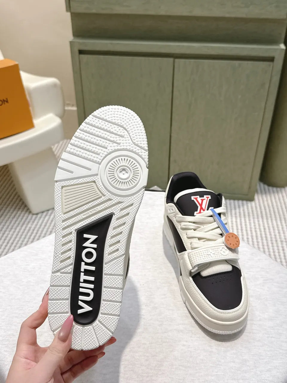 LV Black White Leather Trainer - Hình 5