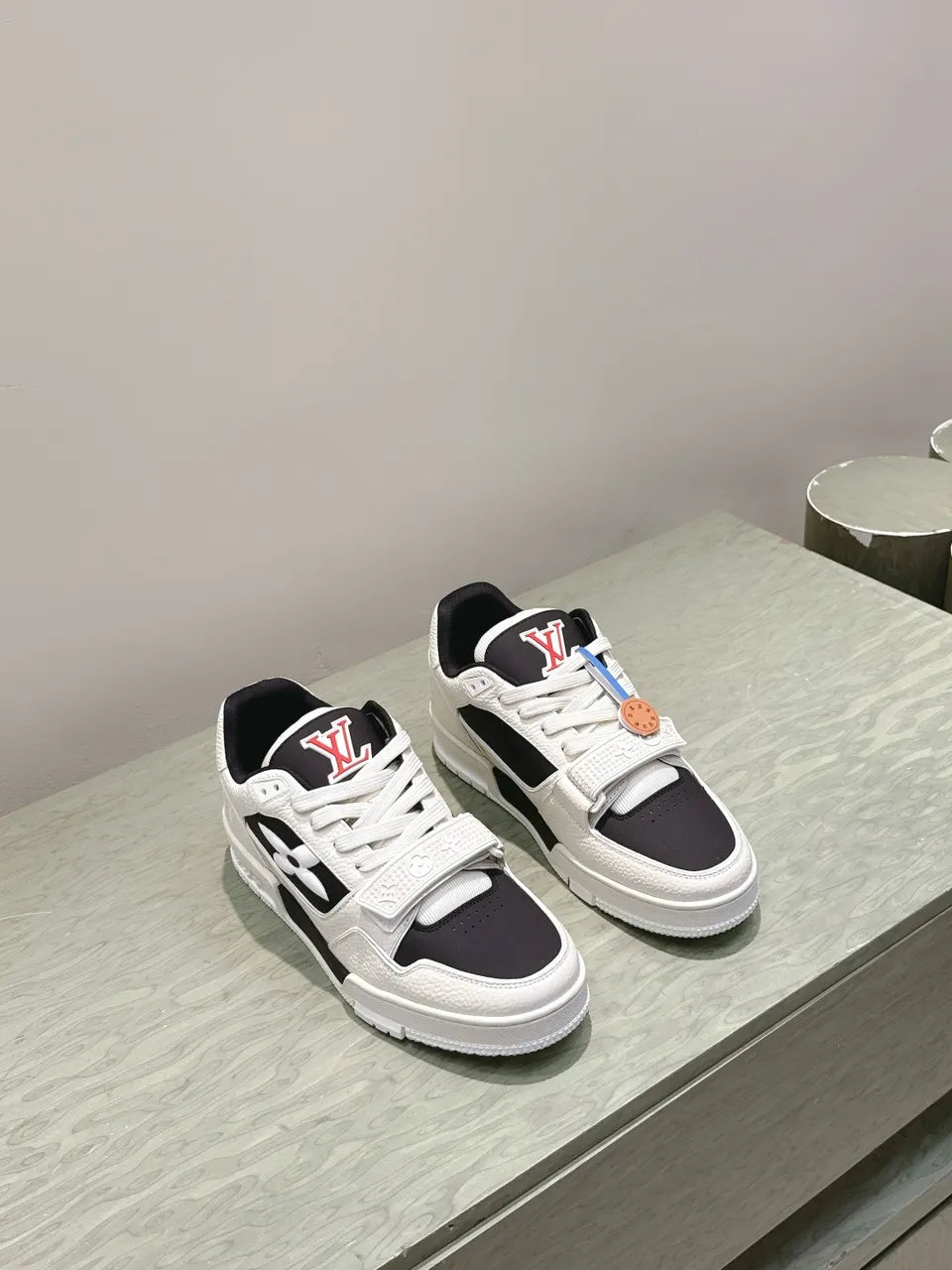 LV Black White Leather Trainer - Hình 6