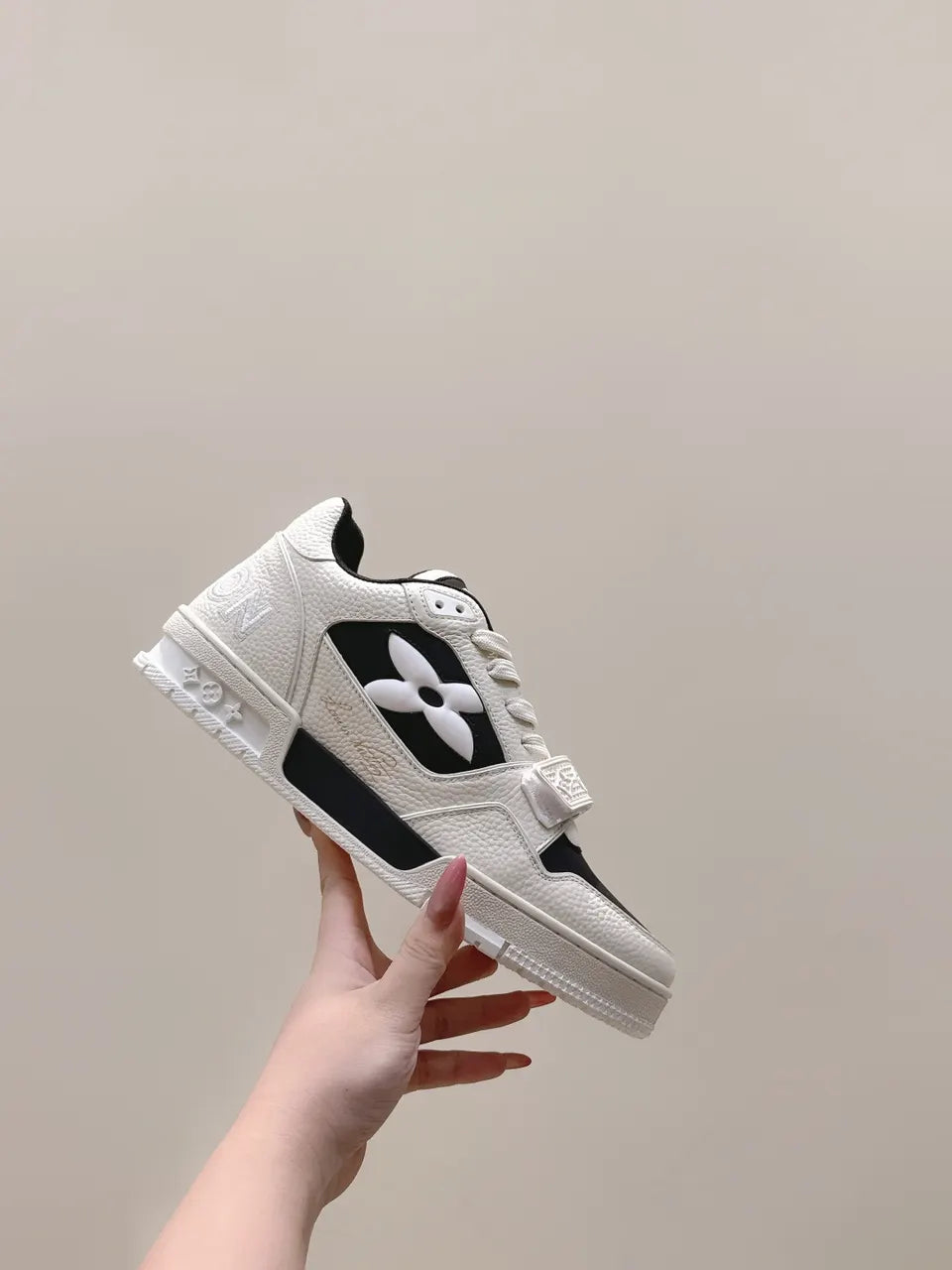 LV Black White Leather Trainer - Hình 7
