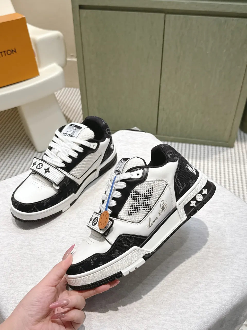 black LV White Leather Sneakers - Hình 3