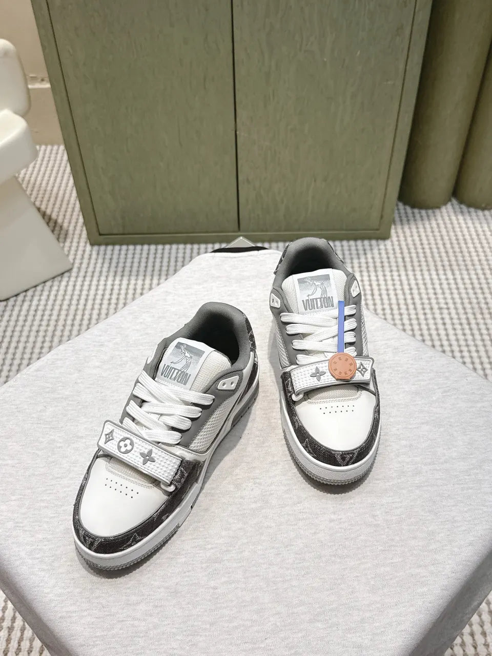 LV White Grey Trainer Sneakers - Hình 2