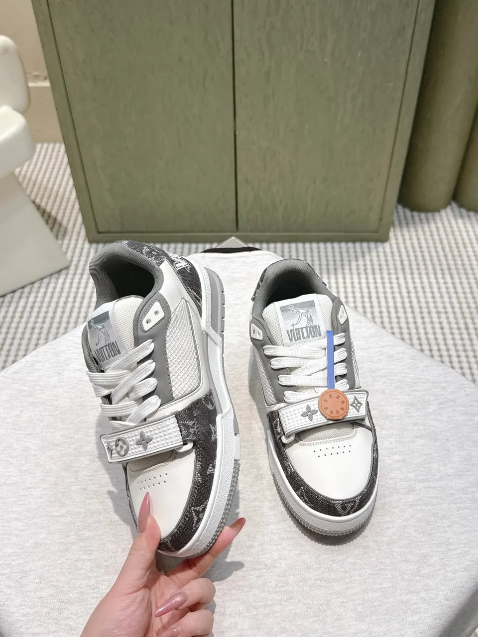 LV White Grey Trainer Sneakers - Hình 3