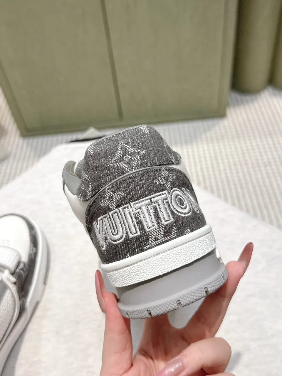 LV White Grey Trainer Sneakers - Hình 5