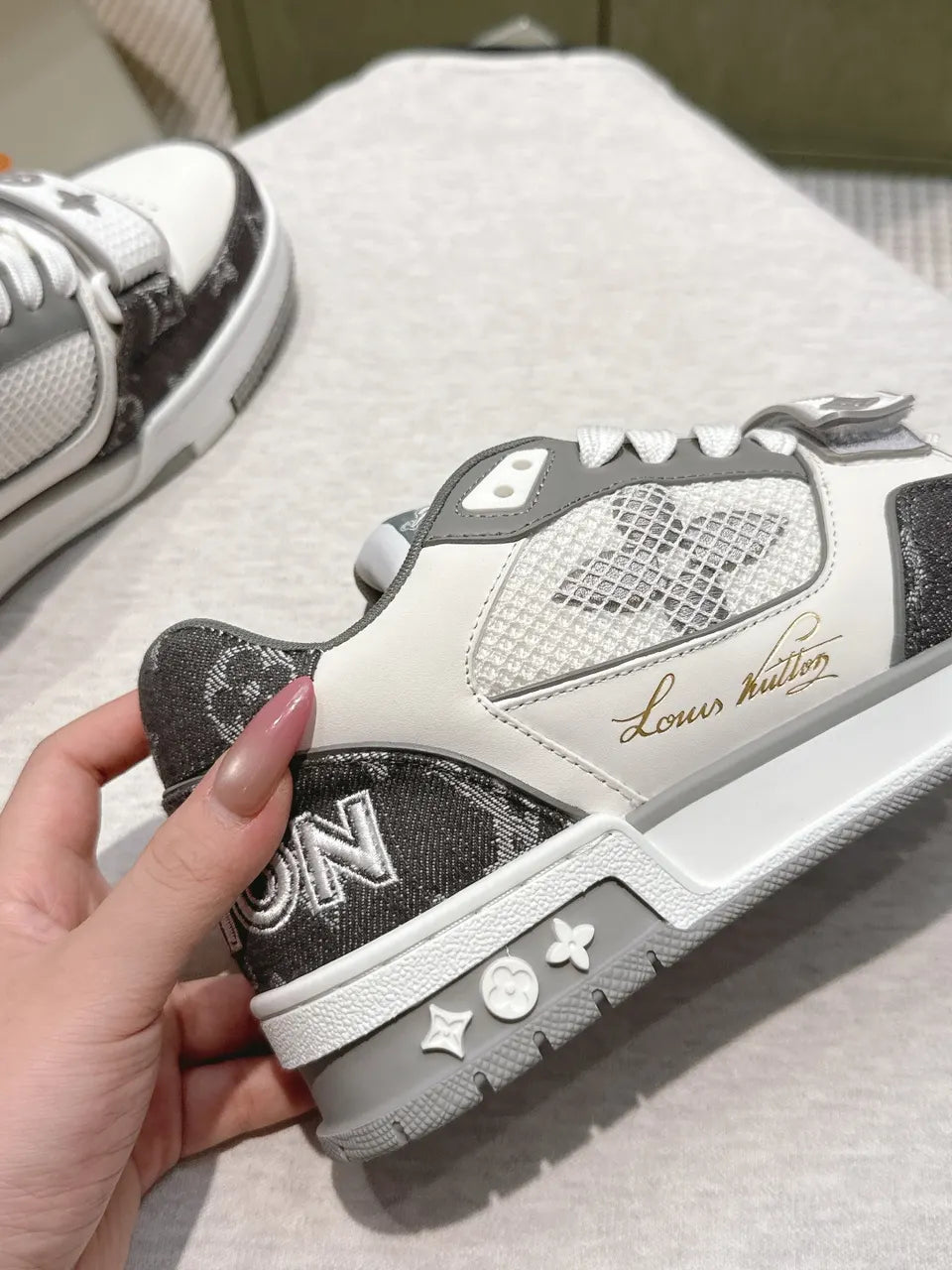 LV White Grey Trainer Sneakers - Hình 6