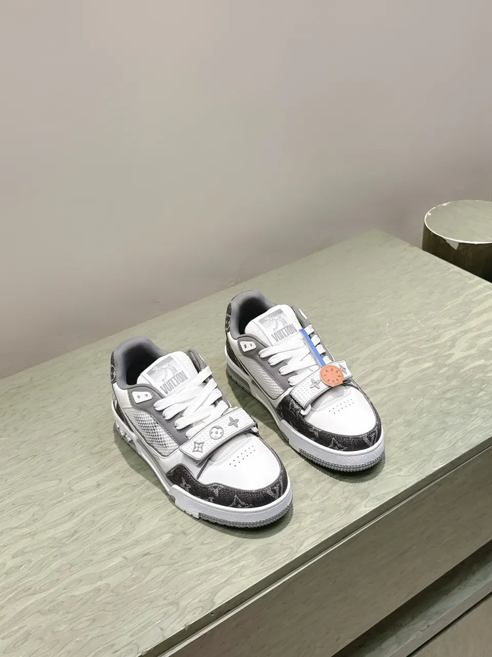 LV White Grey Trainer Sneakers - Hình 7