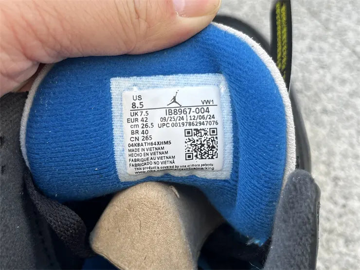 Air Jordan 3 Retro Black/Blue - Hình 2