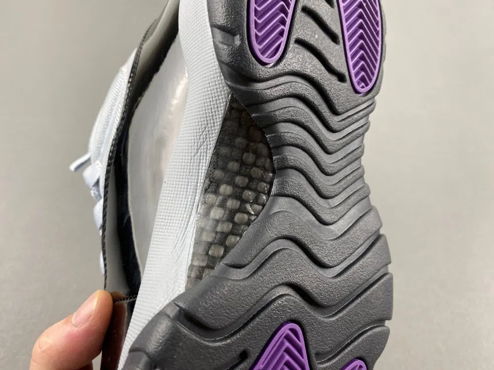 Air Jordan 11 Retro Grey/Black - Hình 9