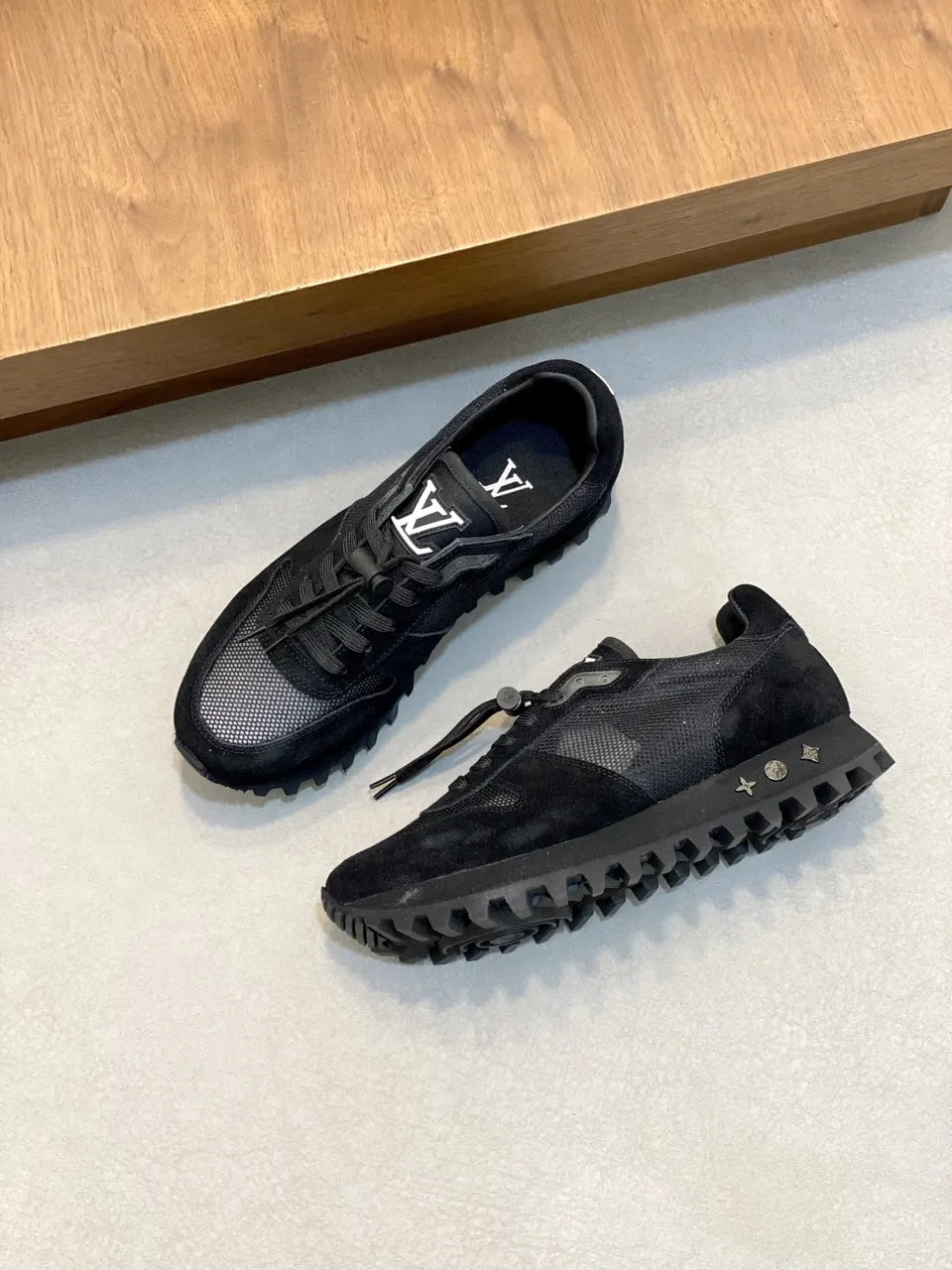 designer LV Black Suede Trainer - Hình 4