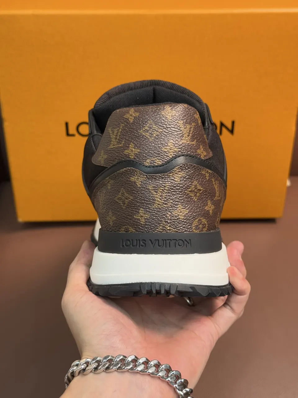 LV Brown Monogram Runner - Hình 7