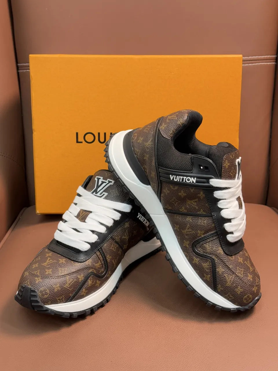 LV Brown Monogram Runner - Hình 5