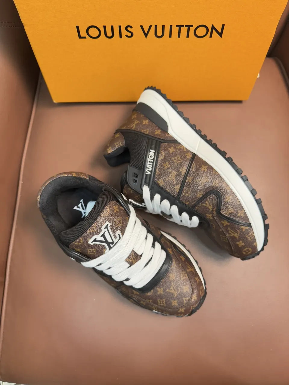LV Brown Monogram Runner - Hình 2