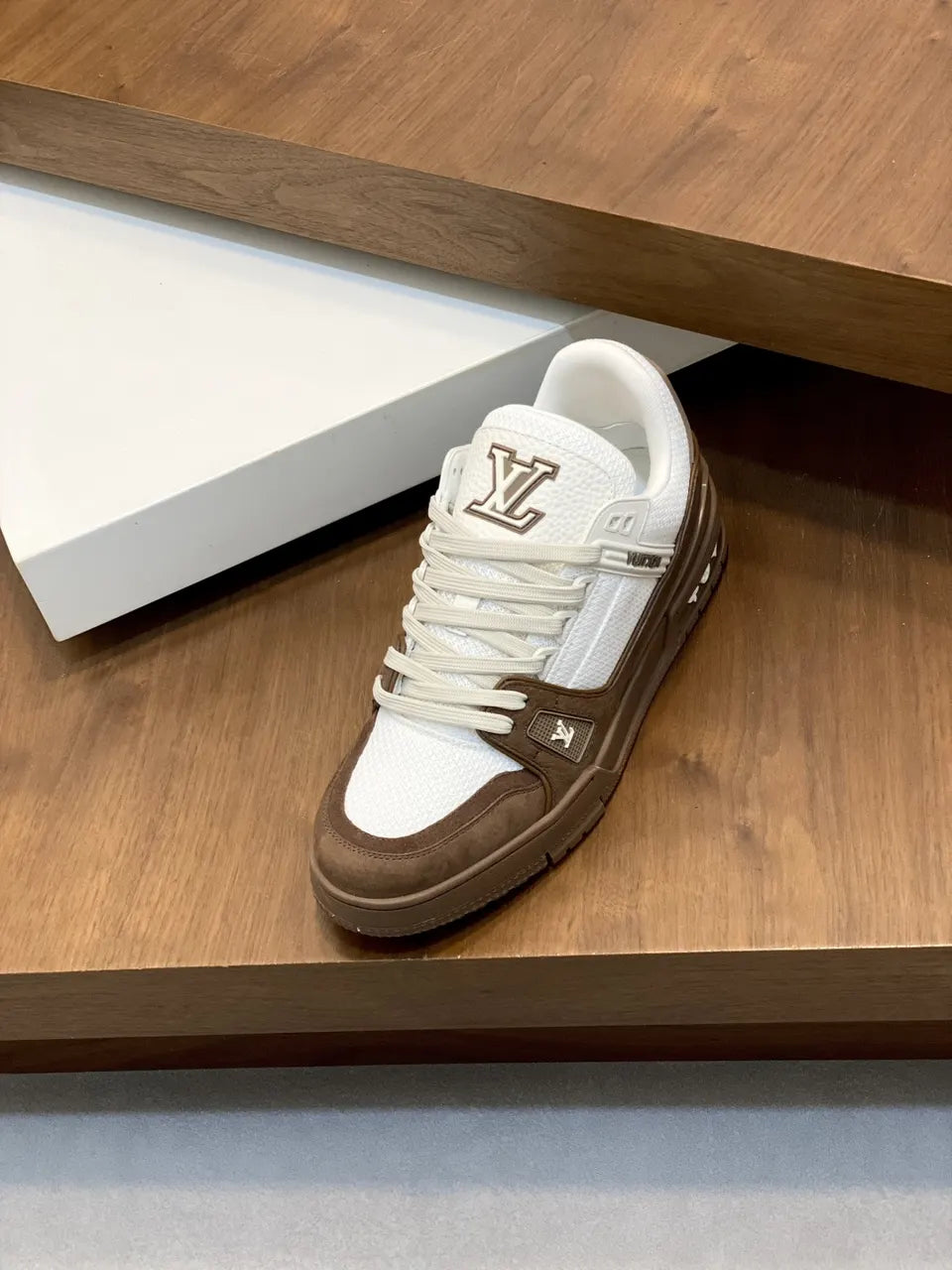 LV Trainer Brown & White - Hình 6