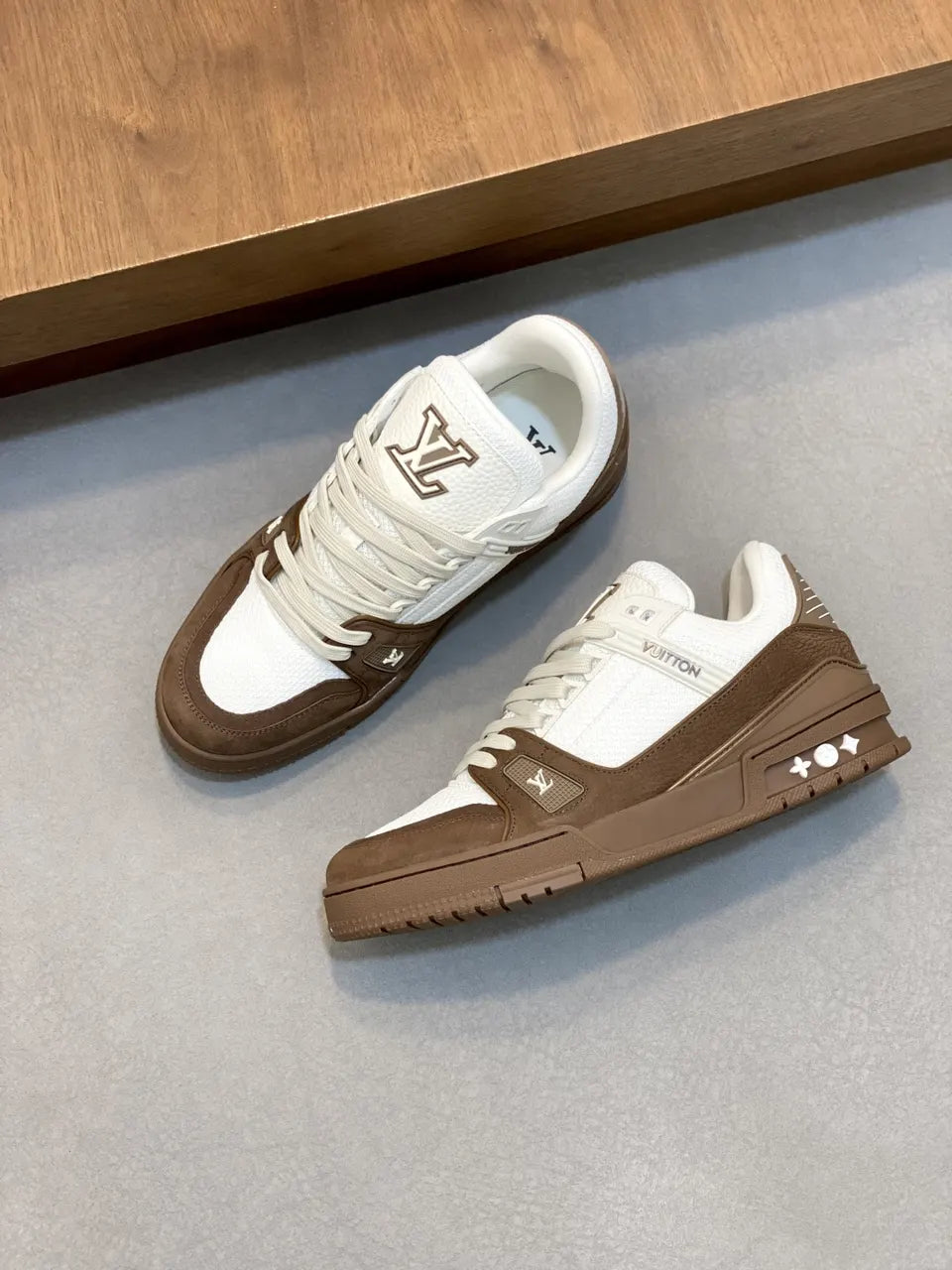 LV Trainer Brown & White - Hình 5