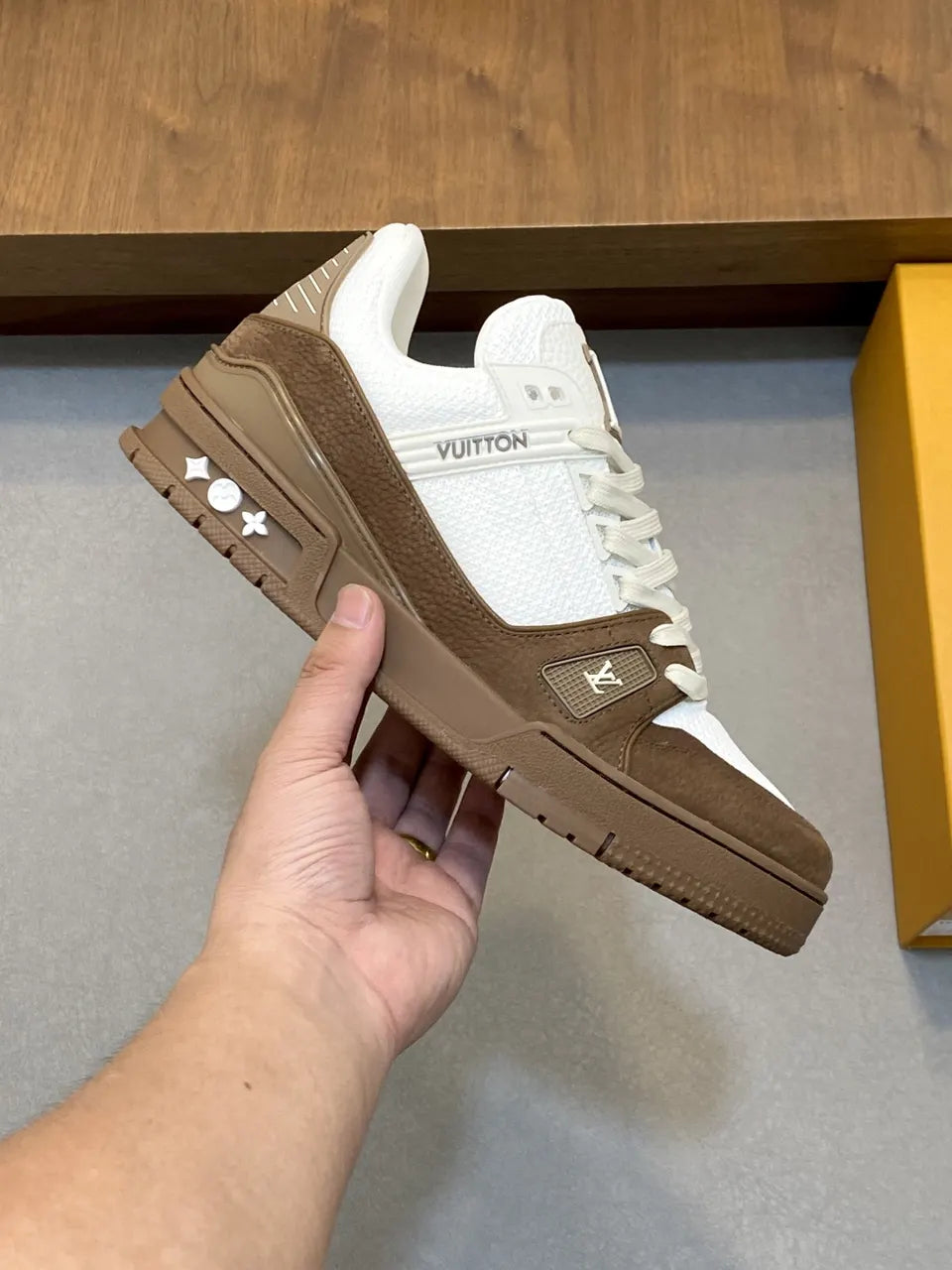 LV Trainer Brown & White - Hình 4