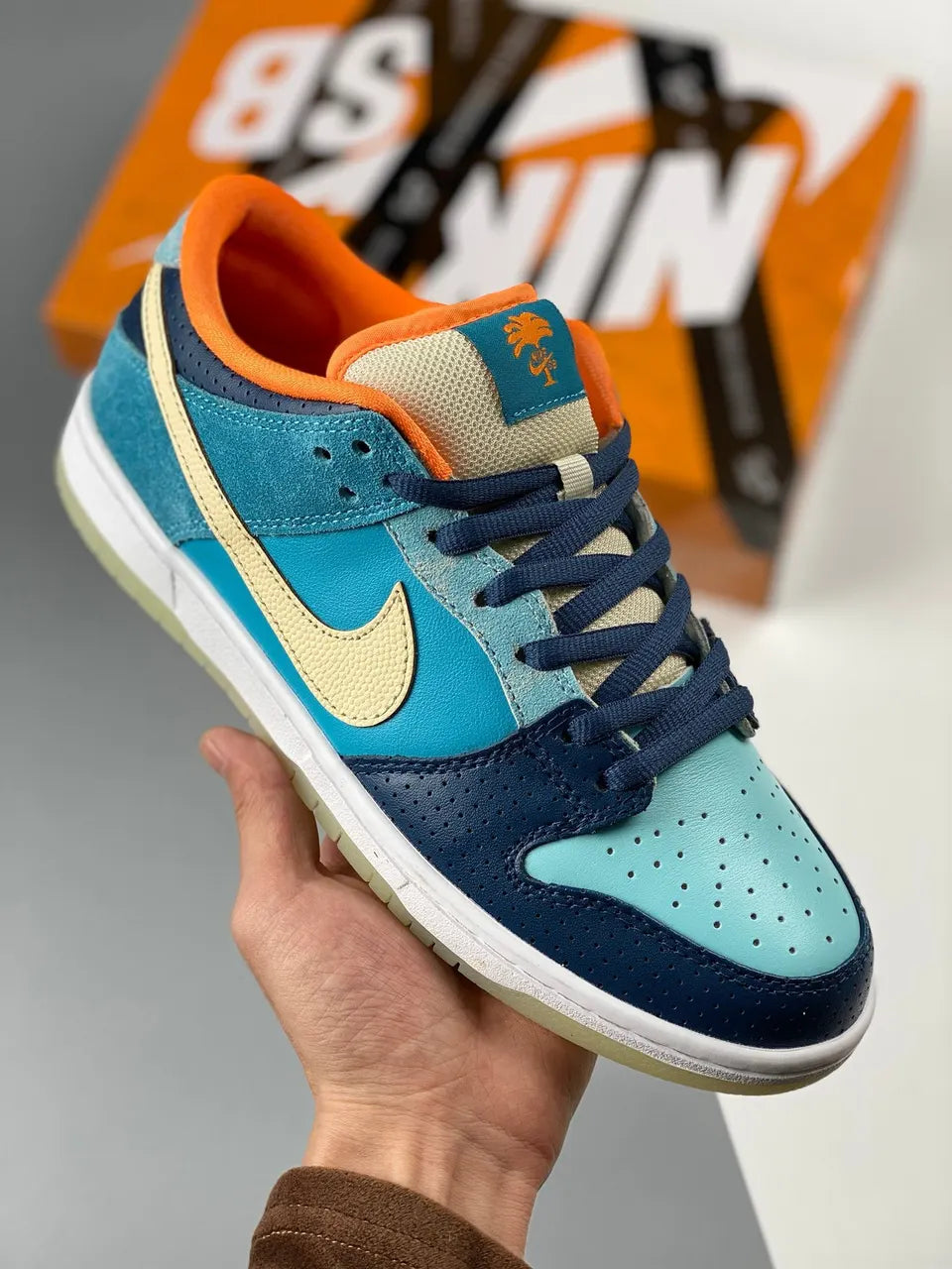 low Nike SB Dunk Blue Raspberry
