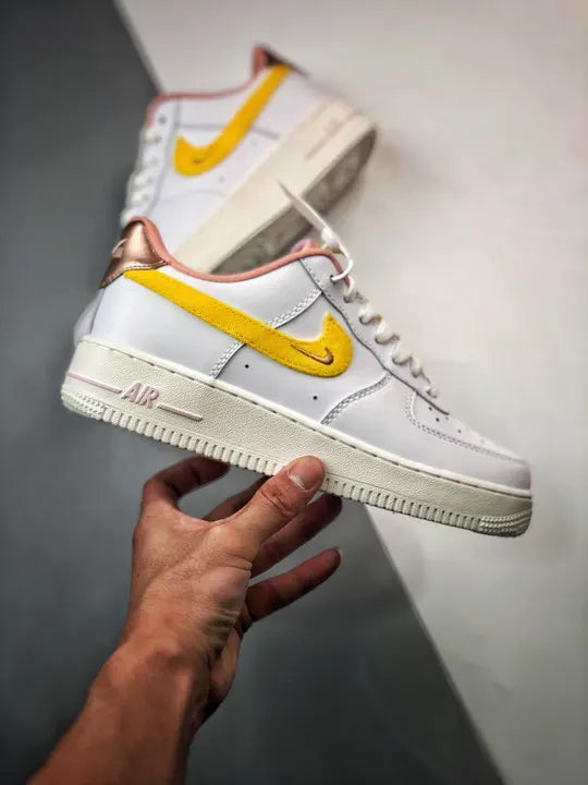 Nike Air Force 1 White/Gold - Hình 2