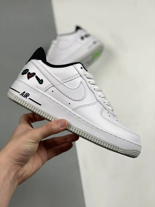 white leather Nike Air Force 1 LV8 - Hình 2