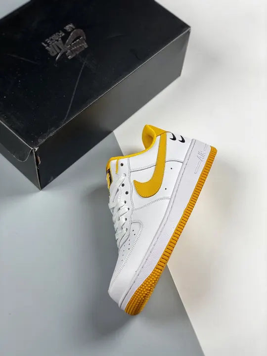 Nike White Yellow Sneaker