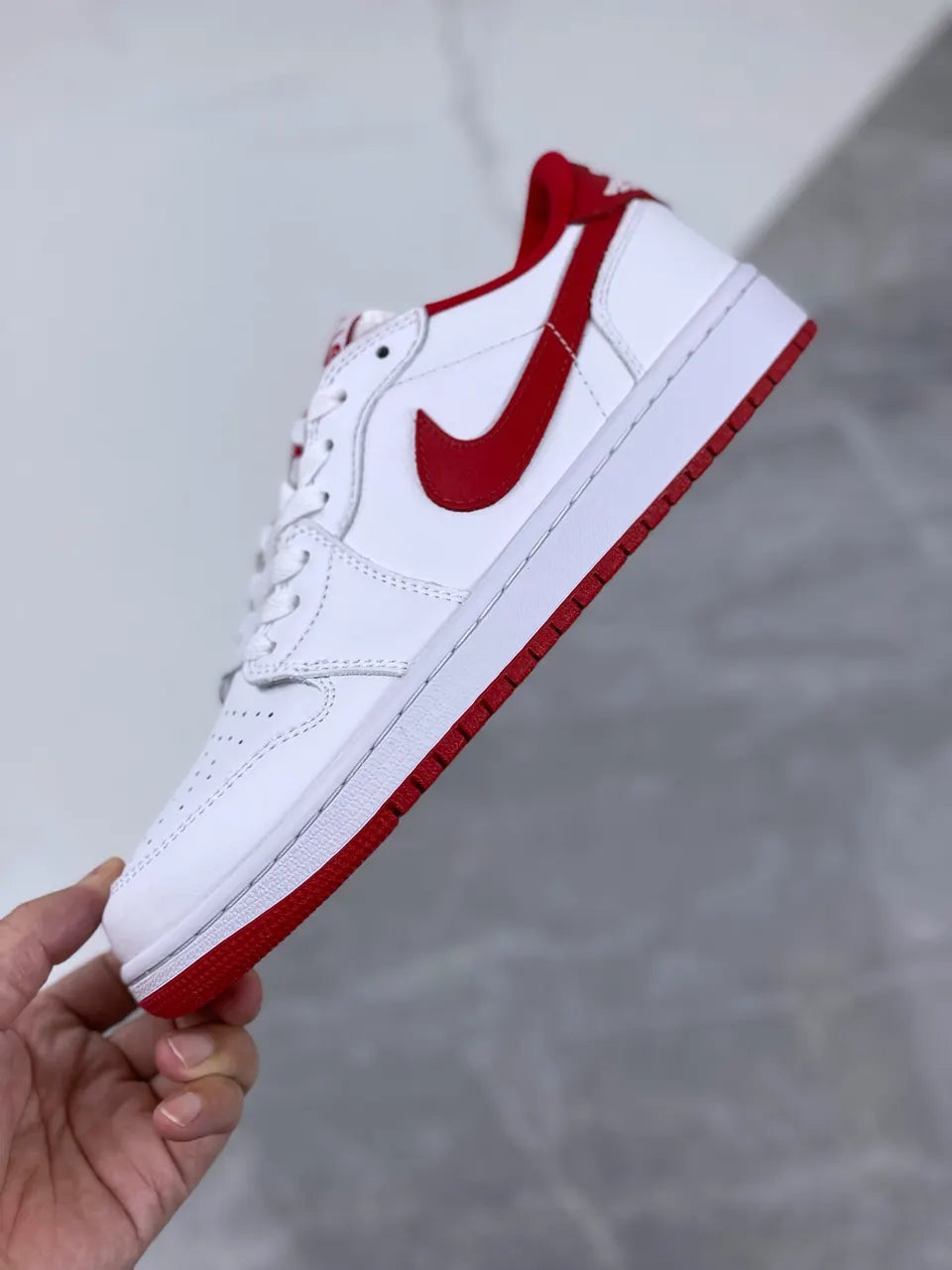 classic Air Jordan 1 Low White Red - Hình 7