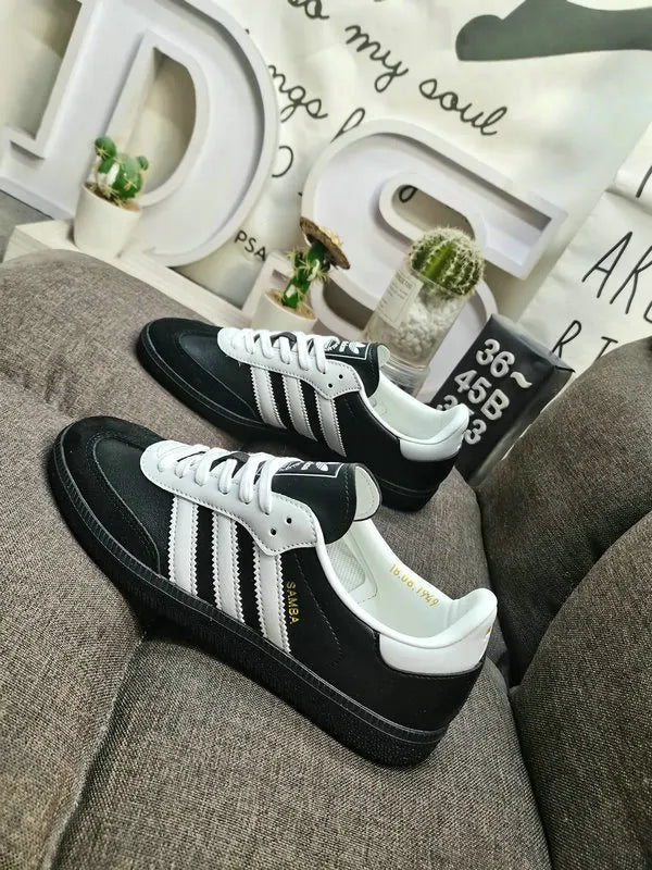 classic iconic Adidas Samba Black White - Hình 5