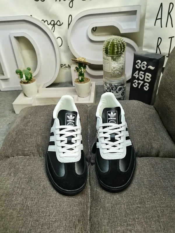 classic iconic Adidas Samba Black White - Hình 2