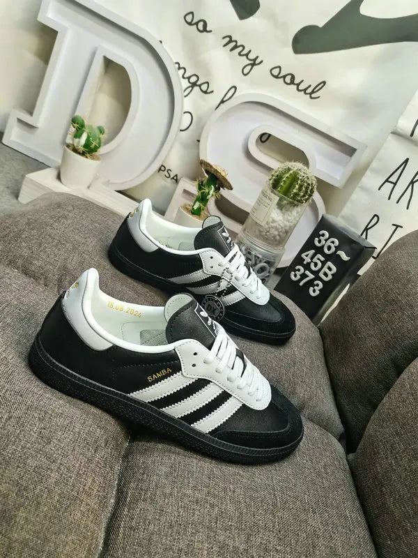 classic iconic Adidas Samba Black White - Hình 3