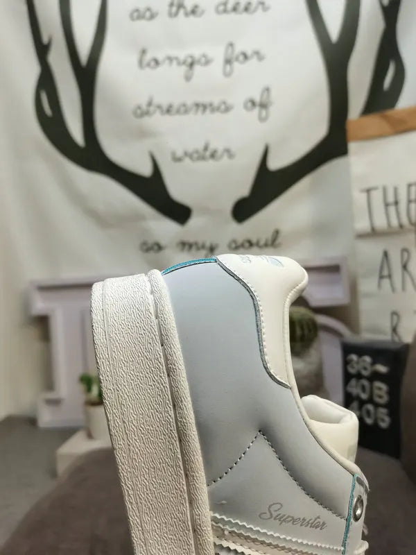 limited Adidas Superstar Dumbo - Hình 70