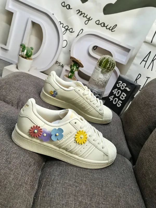 limited Adidas Superstar Dumbo - Hình 55