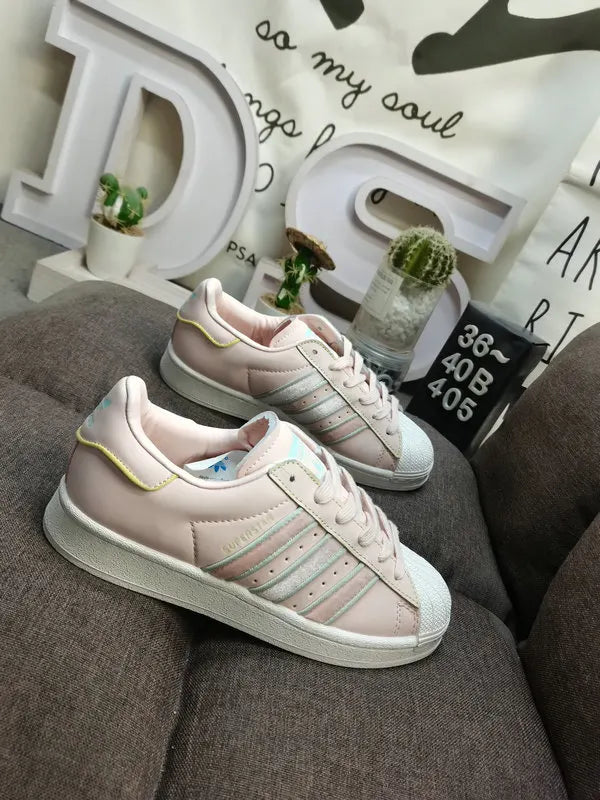 limited Adidas Superstar Dumbo - Hình 46
