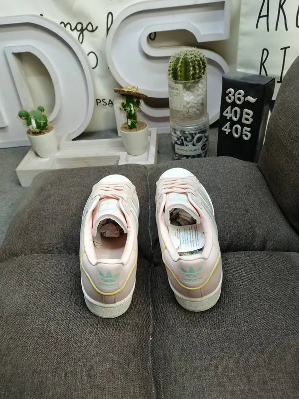 limited Adidas Superstar Dumbo - Hình 47